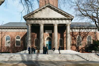 Cambridge: Harvard University Student-Guided Walking Tour