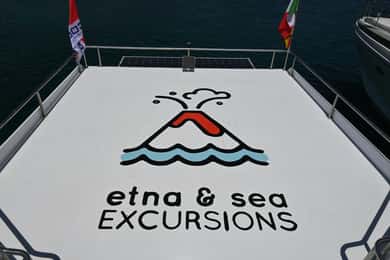 Catania: Tour en barco por las Islas Cíclopes y la Reserva Natural de Timpa