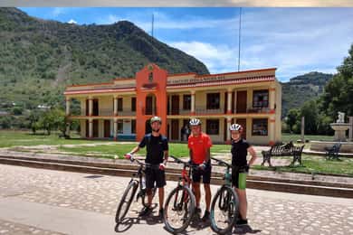 Oaxaca: Cascadas de Apoala 1 Day Bike and Hike tour