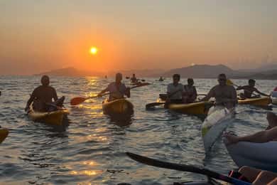 Sunset kayak trip with aperitif by the sea