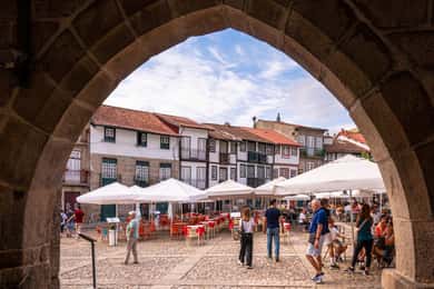 Guimarães: Flexible Walking Tour in Historic Center
