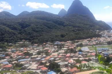 Saint Lucia: Soufriere Tour with Mud Bath and Waterfalls