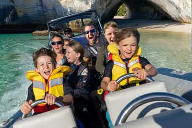 Whitianga: Cathedral Cove Thrilling Boat Tour and Snorkeling