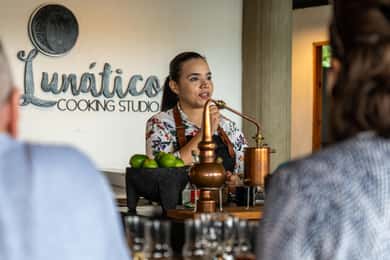Cartagena: Degustação de rum e chocolate no Lunático
