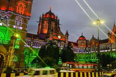 Mumbai: Private Night Sightseeing Tour with Dinner