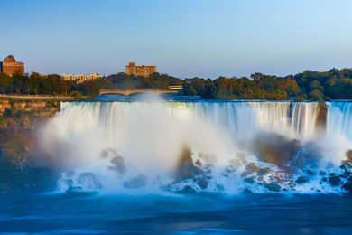 From New York City: Niagara Falls Guided Tour