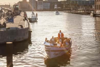 Copenhagen: Guided Canal Tour by Electric Boat