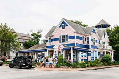 Boston: Martha's Vineyard Day Trip with Optional Island Tour