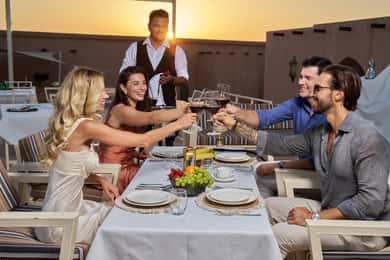Dubai: Exklusiv VIP-ökensafarimiddag med liveshow