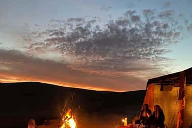 Depuis Marrakech : Dîner au coucher du soleil à Agafay dans un camp berbère