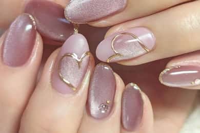Esmalte de uñas de gel y extensiones de uñas