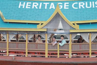 Bangkok: Floating City Tour with Heritage Boat and Wat Arun