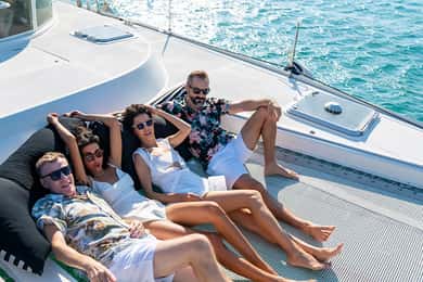 Mykonos : Croisière en catamaran sur l'île de Rhénia avec repas et boissons
