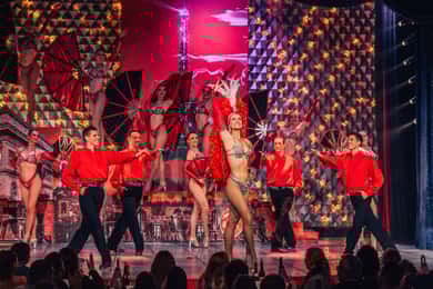 Paris: La Nouvelle Eve Cabaret Show with Champagne
