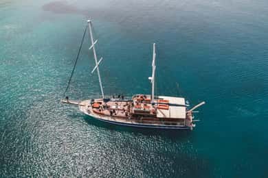 From Athens: Hydra, Poros, and Aegina Day Cruise with Lunch