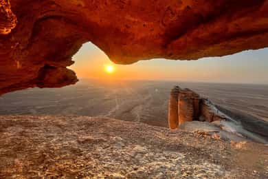 Riyadh: Edge of The World Adventure and Campsite Shared Tour