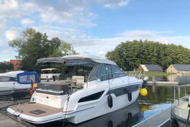 Waren (Müritz): Fun Cruise motor yacht with skipper - 4 hours