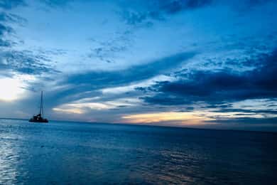 Explore beautiful trincomalee with a tour guide