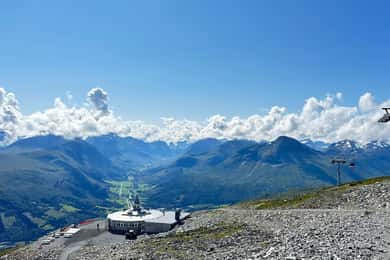 Hellesylt: Från fjord till himmel. En naturskön flykt till Stranda Gondola