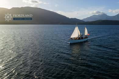 Te Anau: Evening Scenic Cruise