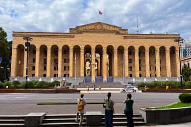 Tbilisi: Legends and Tales Walking Tour with Coffee & Sweets