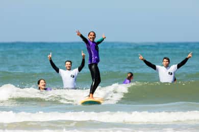 Surf lessons on the mythical site of La Torche