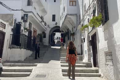 Pasea por las maravillas de Tánger: un viaje por la medina y la kasbah.