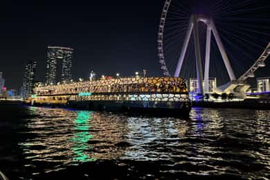 Dubai: Croazieră Mega Yacht cu cină tip bufet