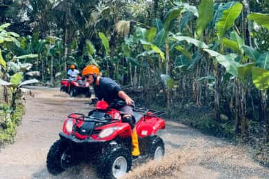 Ubud: Aventura em quadriciclo ATV e tirolesa com refeição