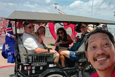 Phnom Penh: Private Tuk-Tuk Tour with English-Speaking