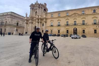 Syracuse: Guided Bike Tour at Ortigia Island