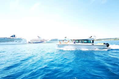 Luxury Yacht Experience Semi-Private North East