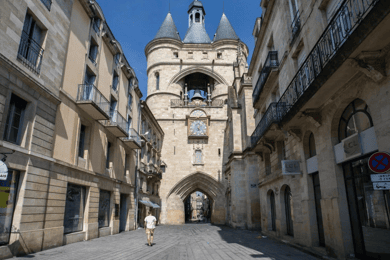 The essential in Bordeaux, private tour with a local
