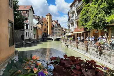 Full-day private tour from Geneva to Annecy