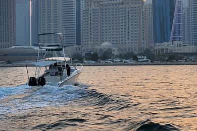 Doha: Luxury Boat Tour