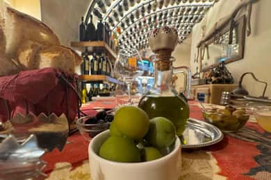Traditional Food Tasting with Wine Pairing in Trastevere