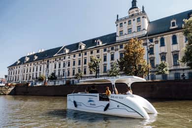 Wrocław: Solar gondola cruise on the Oder with a guide