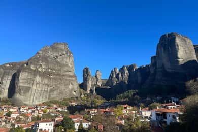 Kalabaka Bus Transfer for Meteora Self-Guided Visit