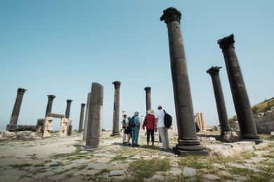 Baraka Bestemmingen: Stadsrondleiding met gids door de oude stad Umm Qais
