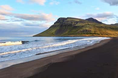 Vanuit Eskifjörður: Vöðlavík Zwart Strand Privétour
