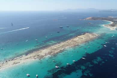 Ibiza: Tur- och returbåt till Formentera från Playa d'en Bossa