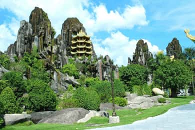 Marble Mountains-Monkey Mountains-Am Phu Cave Morning tour