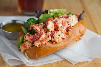 Hyannis: Lobster Roll Sunset Cruise in Hyannis Harbor
