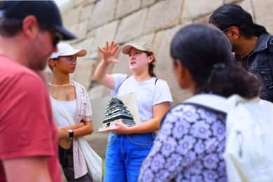 Tokyo: Imperial Palace Japanese History Walking Tour