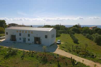 CASA NEPETA: Paseo Botánico, Producción de Amari y Degustación