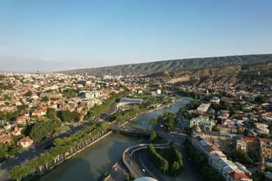 Tbilisi: 4 Bridges Walking Tour w/ Wine Ice Cream & Lemonade