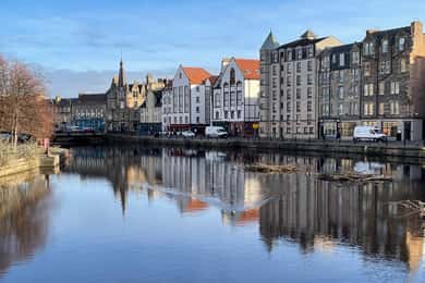 Edinburgh: Leith Waterfront Food Walking Tour