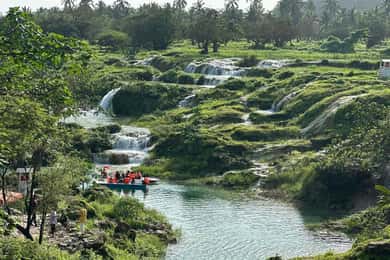 Salalah: Wadi Derbat, Jabal Samhan, & Sinkhole Private Tour
