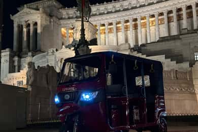 Excursión en E-Tuk: Roma de Noche