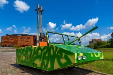 Tour by Tank: Gdansk World War II, Solidarity,Way to Freedom